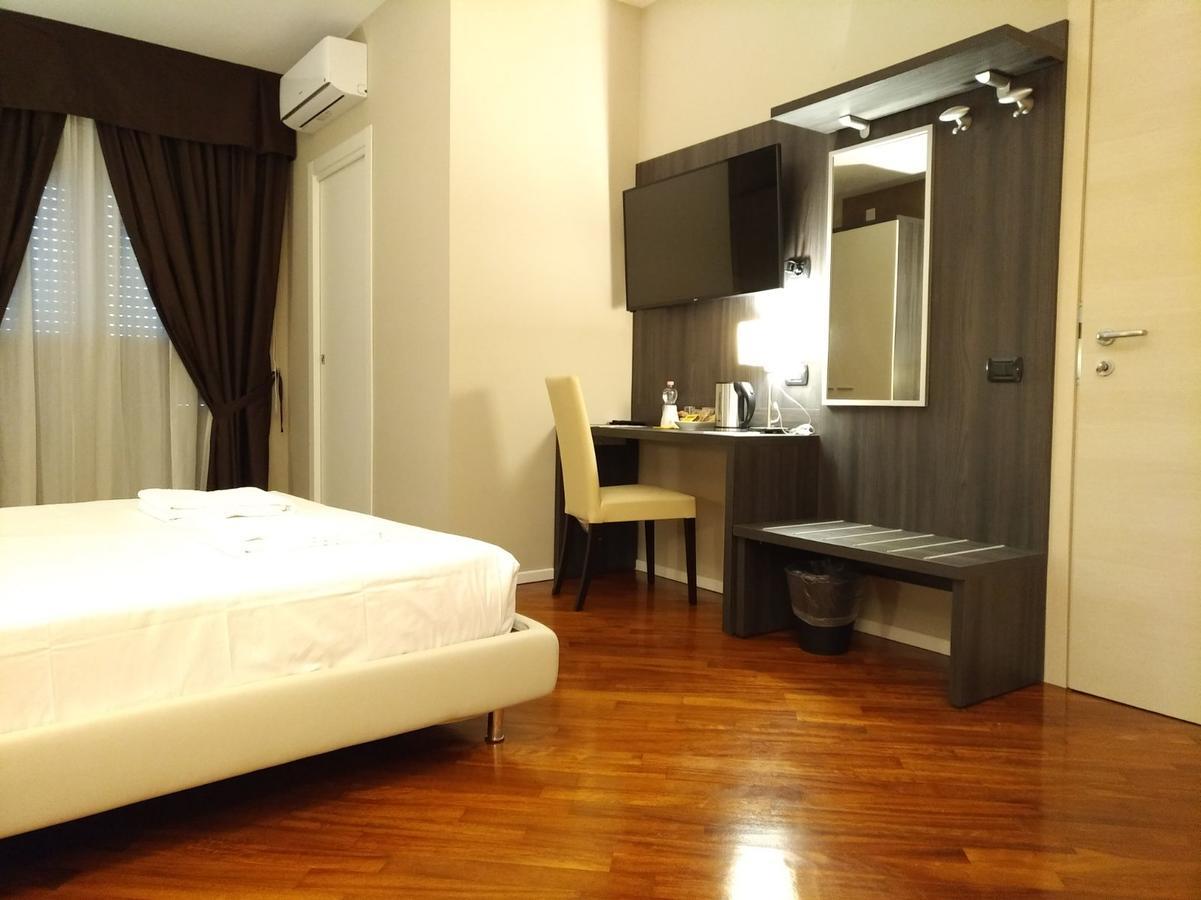 Brain Rooms & Suite Pagani Luaran gambar